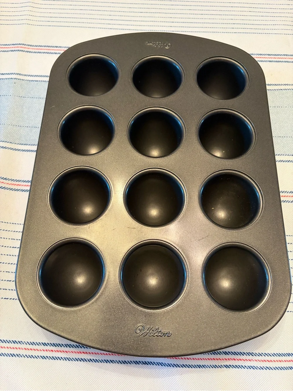 Wilton Black 12-Cavity Mini Cake Pop or Muffin Pan